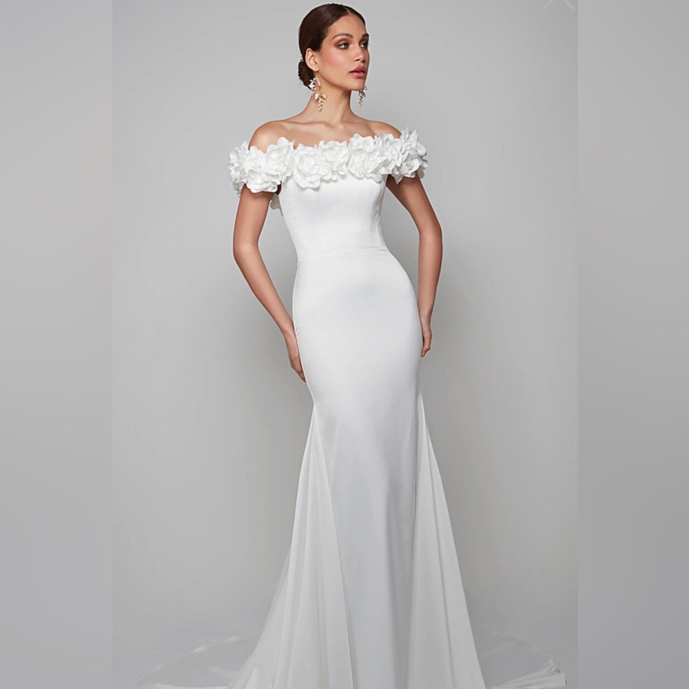 Alyce Paris 7061 fit and flare bridal dress